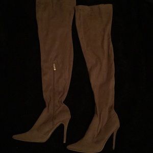 2 pairs of cute thigh high heels!♡